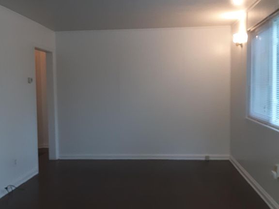 2nd image of 416 Montrose Dr #A