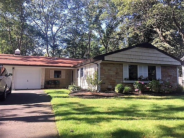 1st image of 52 Bonnie Ln