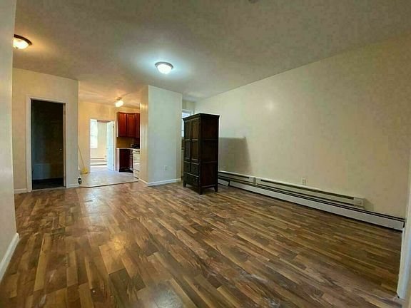 2nd image of 1796 Pacific St Floor 1