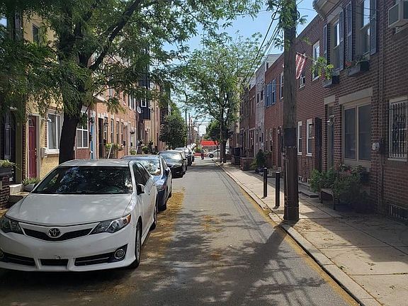 2nd image of 2221 Kimball St