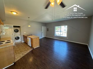 211 N Main St APT C, Auxvasse, MO 65231