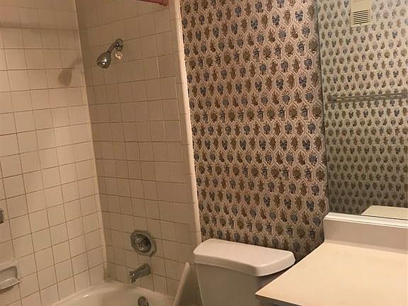 2nd image of 206 Plaza Verde Dr APT D35