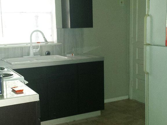 3rd image of 2648 DELLWOOD Avenue