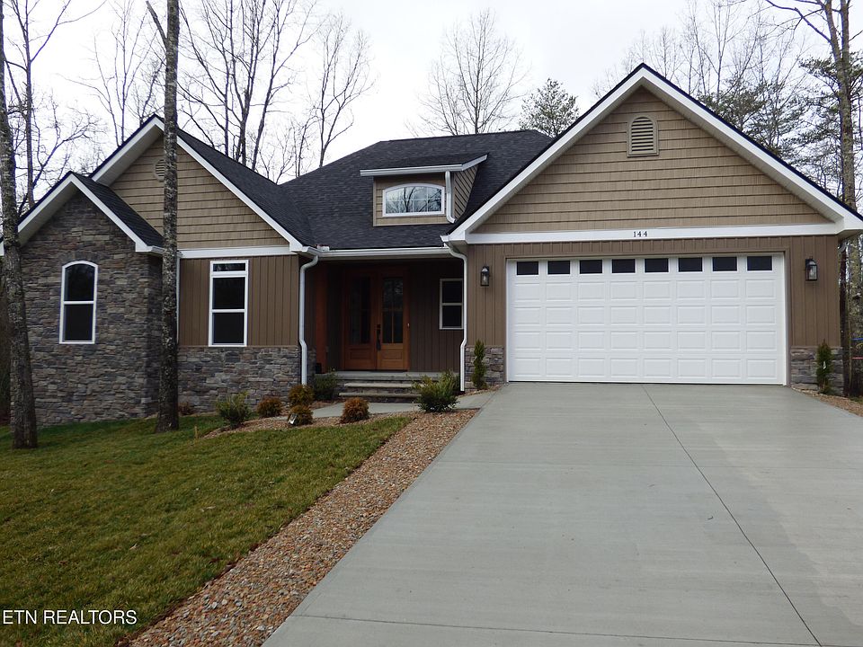 1st image of 144 Hawes Cir