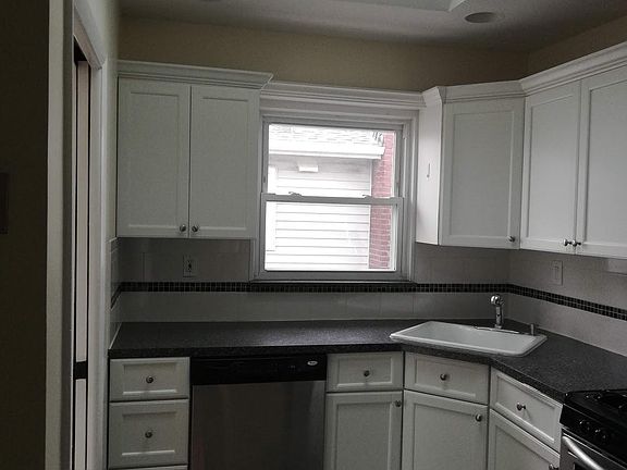 2nd image of 563 W Market St #Upstairs