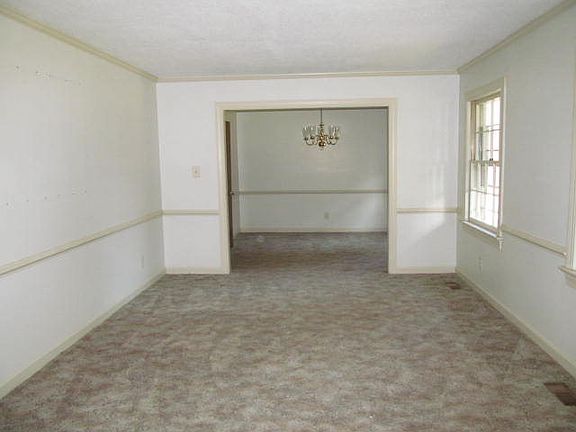 2nd image of 109 Stewart Ct