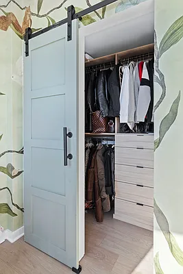 Sold by Compass | media 8