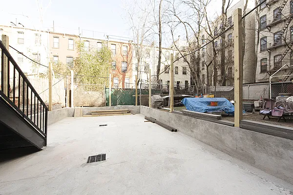 Rented by Link NY Realty | media 43