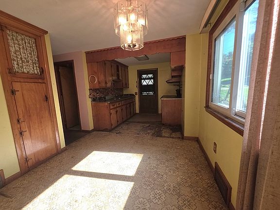 2nd image of 20 Deborah St