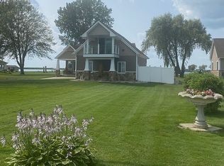 6880 Middle Channel Dr, Harsens Island, MI 48028