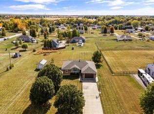 15275 Roger Rd, Leavenworth, KS 66048