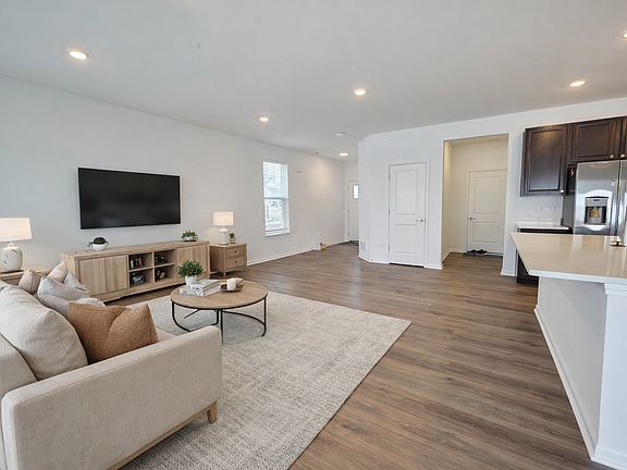 5th image of 458 Hathaway Ln #458