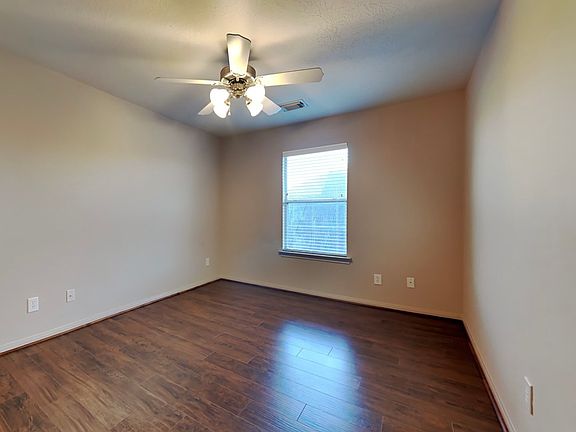 2nd image of 20759 Oakhurst Park Dr