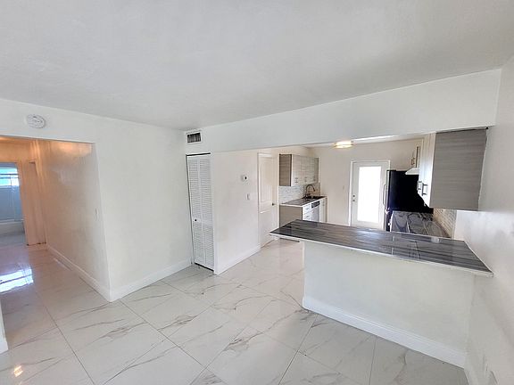 5th image of 18727 SW 100th Ave