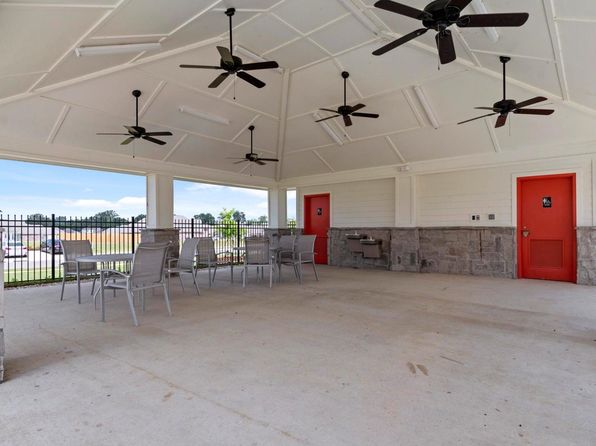 629 Correns Ln, Zachary, LA 70791