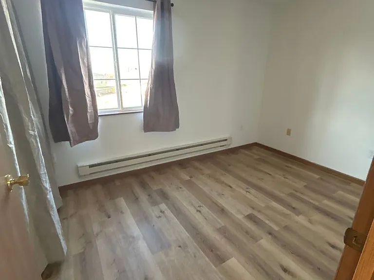 Hillcrest Apts — Photo 5