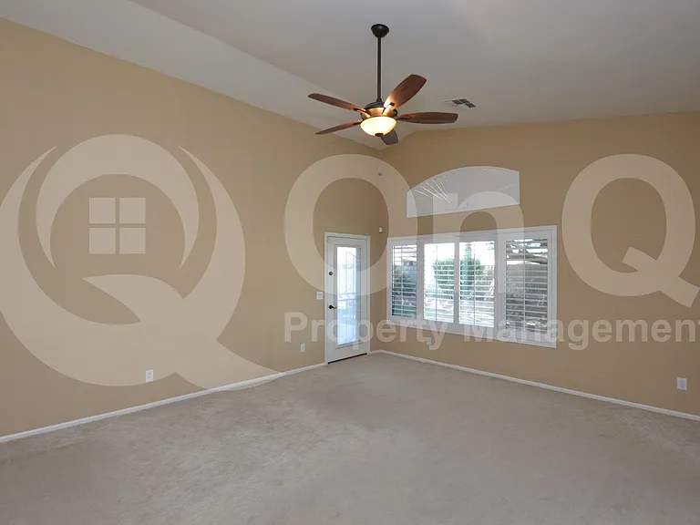 29979 N Maravilla Dr — Photo 18