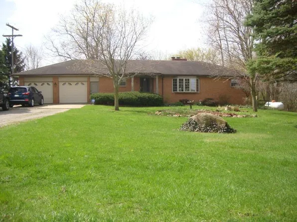 9147 Barnes Rd, Vassar, MI 48768