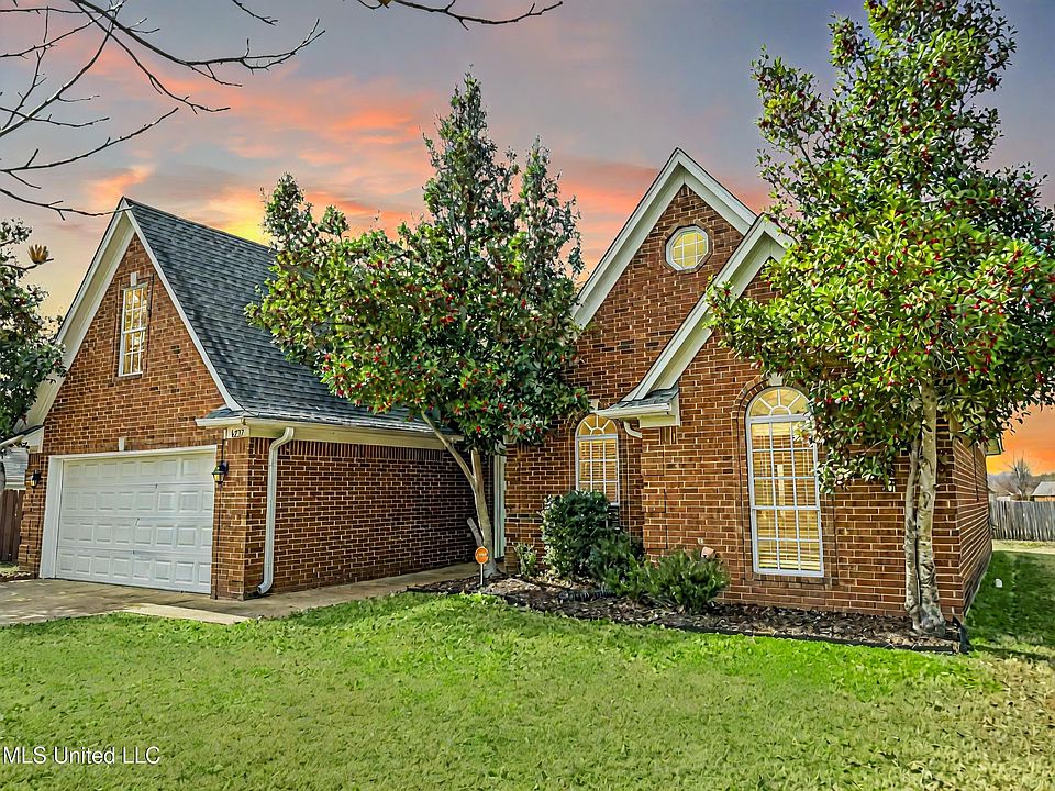 1st image of 6237 Ravenwood Park W