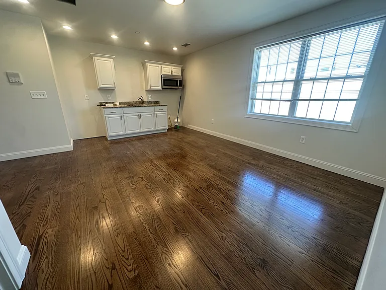 80 Main St #1 — Photo 1