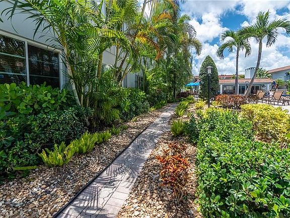 4th image of 669 W Oakland Park Blvd APT 212B