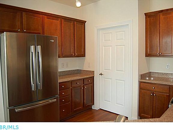 4th image of 5634 Broome Dr