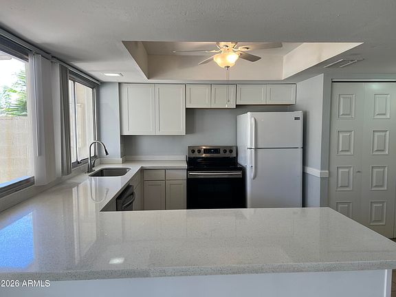 4th image of 4745 W NORTHERN Avenue