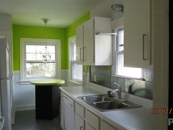 4th image of 2806 N California Ave