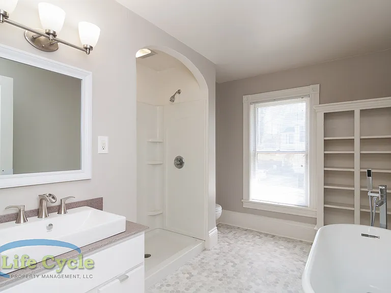 335 Washington St SE — Photo 23