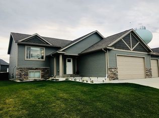 6408 Fairway Dr NW, Rochester, MN 55901