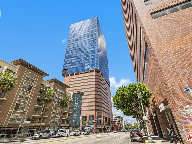 1100 Wilshire Blvd #2911 — Photo 36