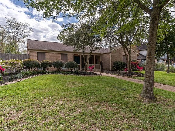 2nd image of 430 Forest Lake Dr
