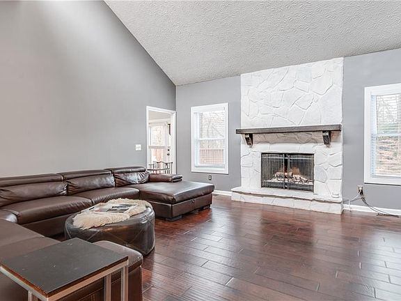 5th image of 1776 Cedar Cliff Dr SE