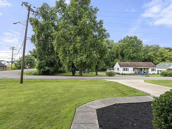 5th image of 100 Brook Dr