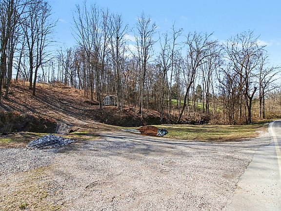 3rd image of 3827 Pruett Rd