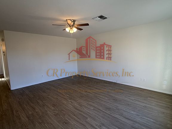 2nd image of 1939 Davis Ave
