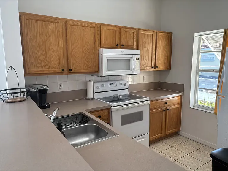 1037 Park Ridge Cir — Photo 30