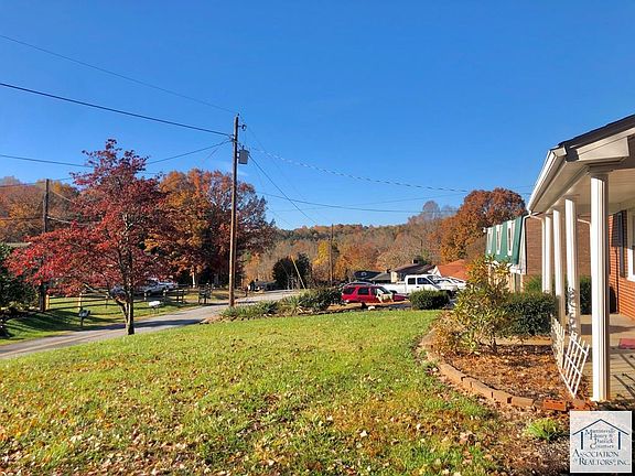 4th image of 338 Chatmoss Court Ext