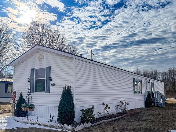 2nd image of 167 Maple Ct