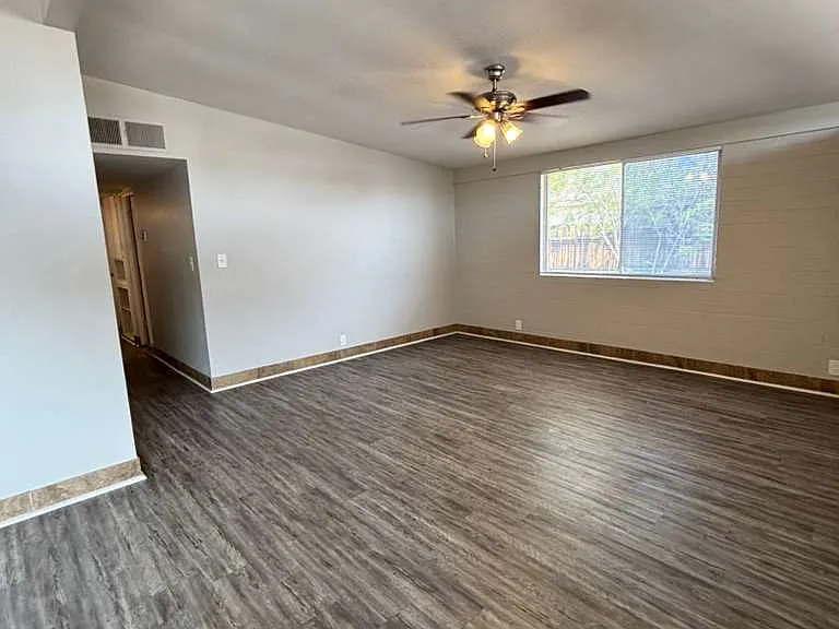 3644 W Townley Ave — Photo 4