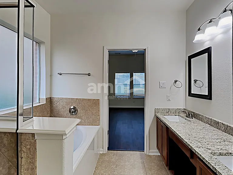 1735 Park Oak Dr — Photo 16