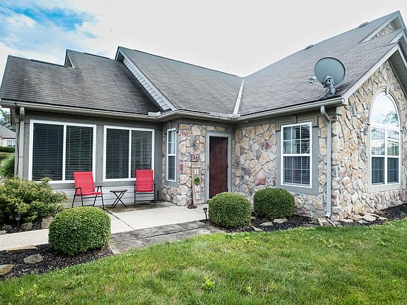 3rd image of 127 Colonial Woods Dr