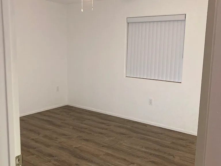414 S 99th Pl — Photo 3