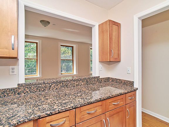 4th image of 35 W 130th St #3