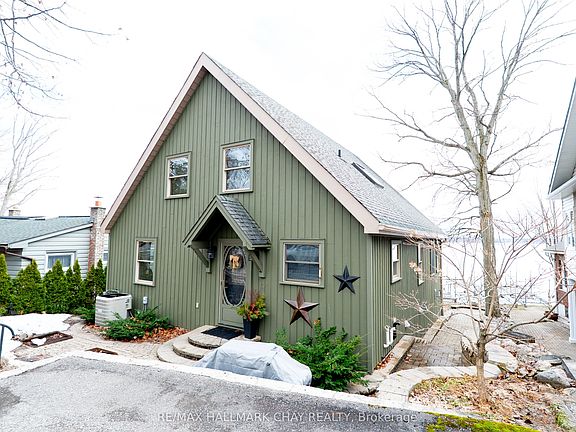 2nd image of 431 Mundys Bay Rd