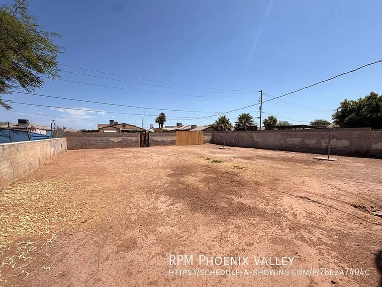 2524 W Jefferson St — Photo 17