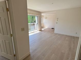 1245 Oak Grove Ave #305, Burlingame, CA 94010