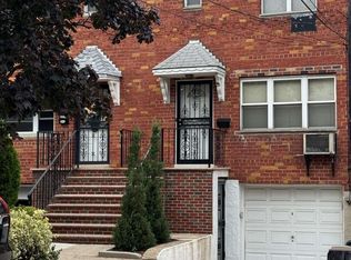 5272 71st St, Maspeth, NY 11378