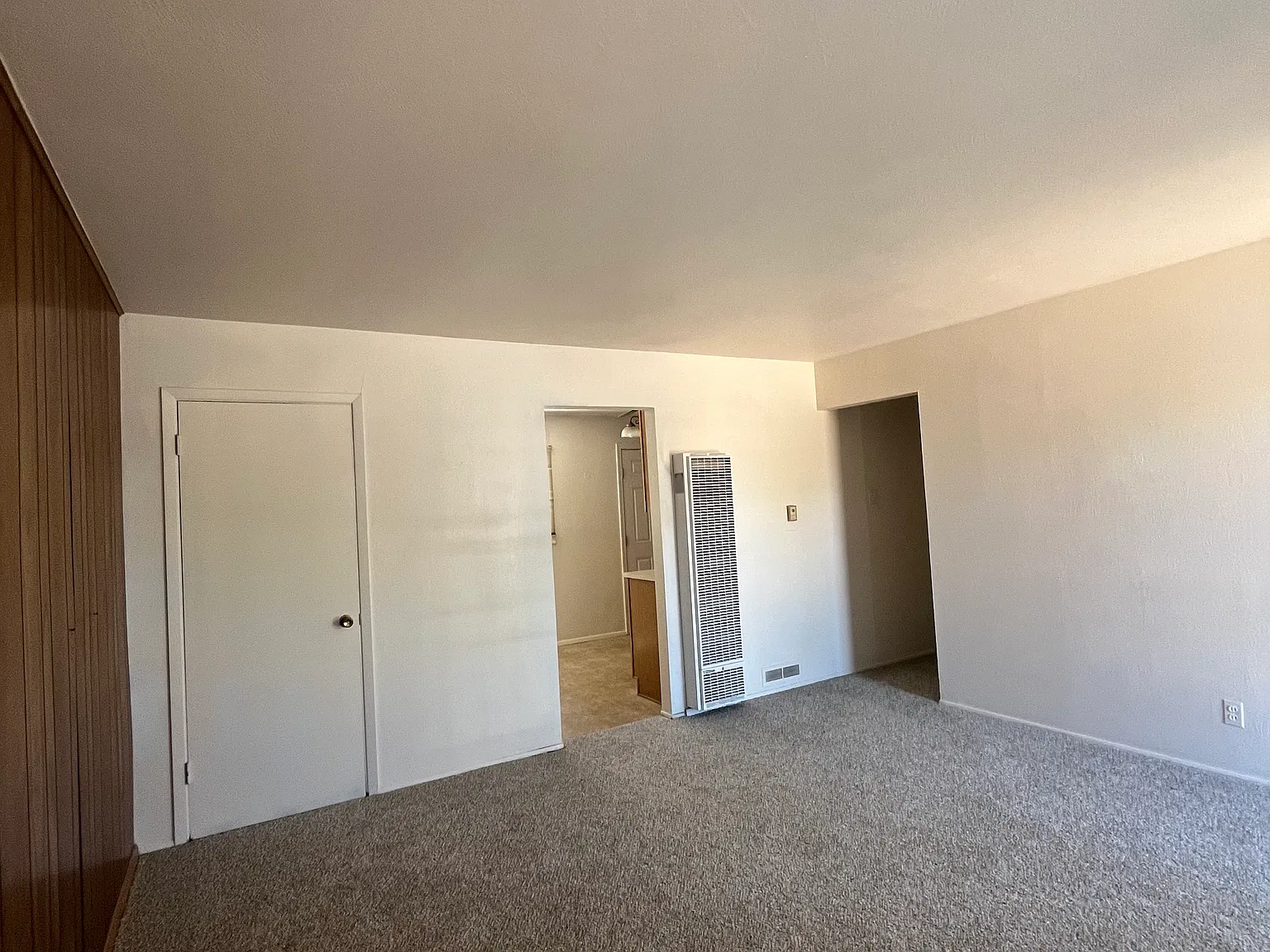 1514 Erbbe St NE — Photo 2