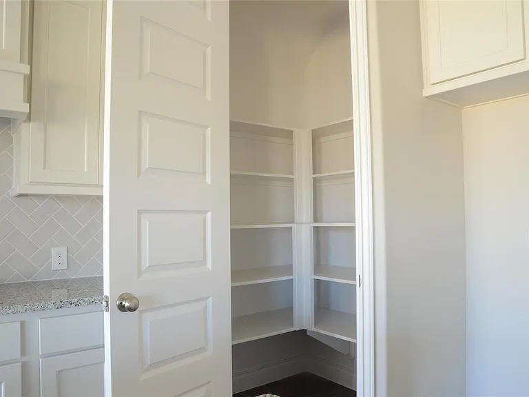 10511 Forfar Ln — Photo 12